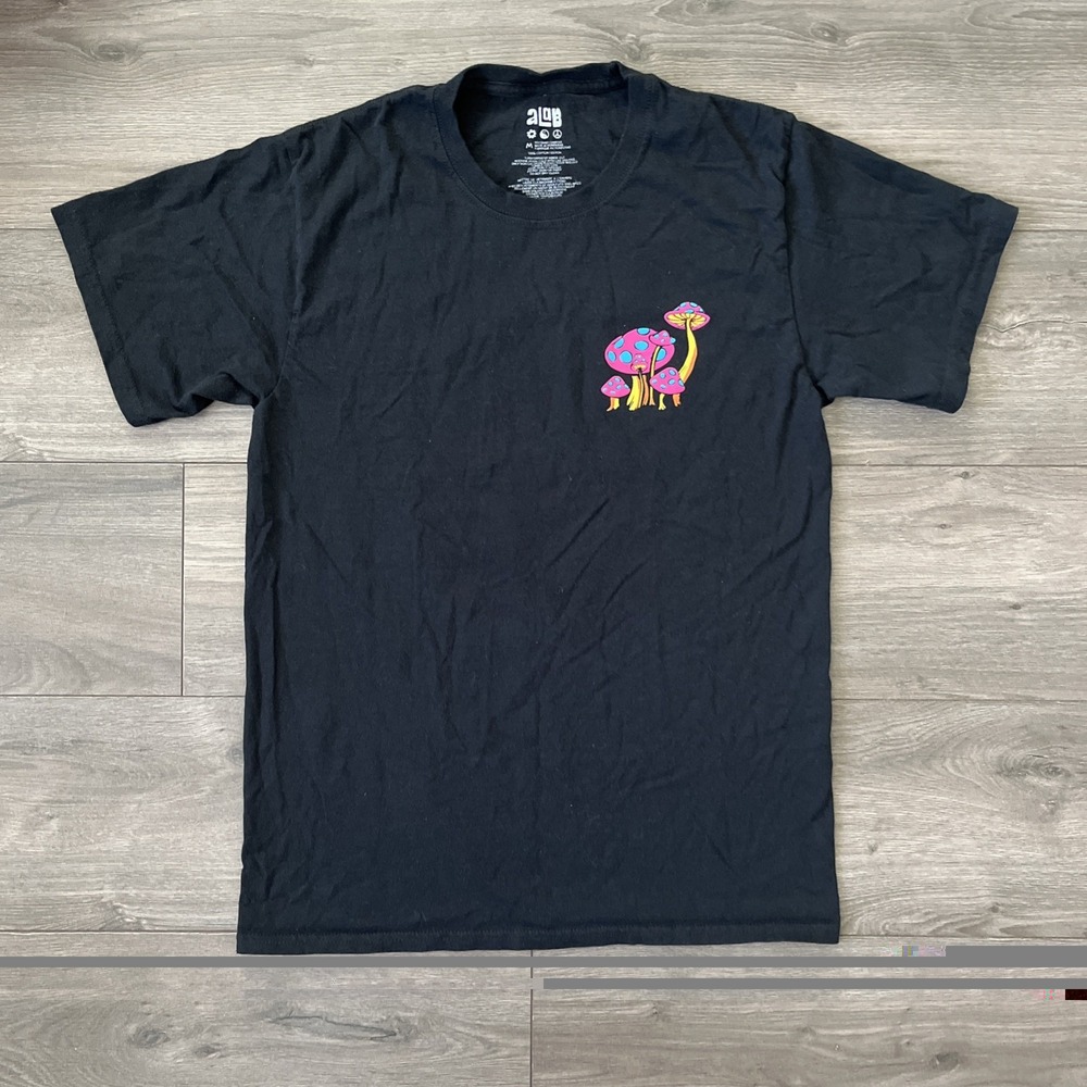 A LAB Mens M T Shirt Black Short Sleeve Mushroom Psychedelic Multicolor Wizard